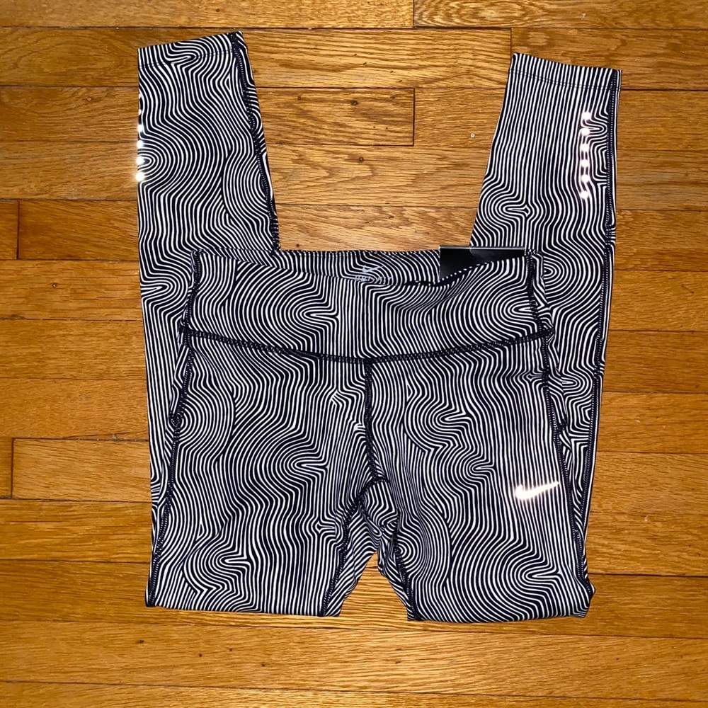 NWT Nike Epic Run Leggings